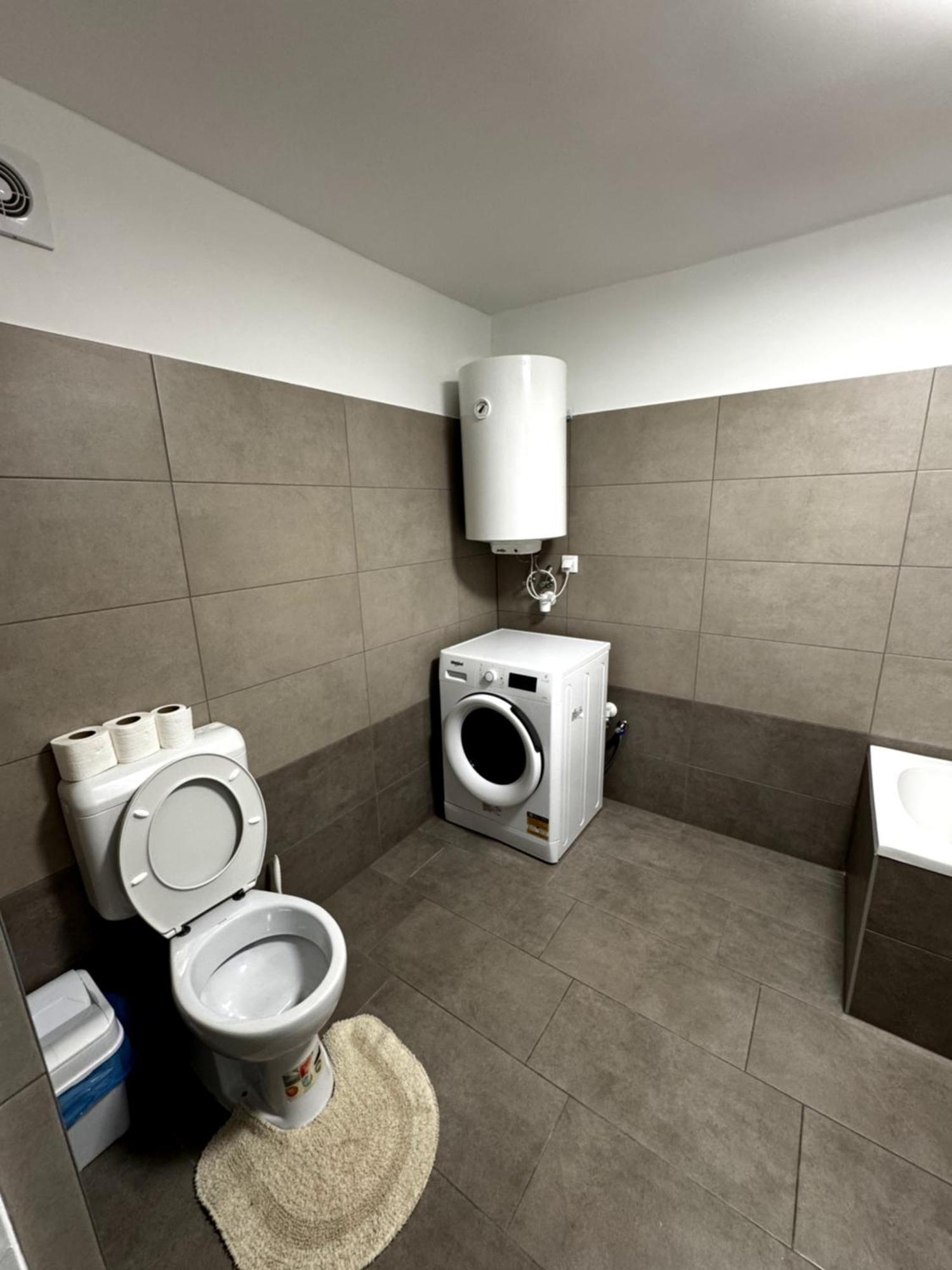 City Apartman Nyíregyháza Esterno foto